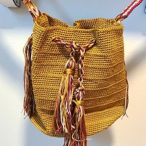 Hand-woven wayuu style crossbody bag